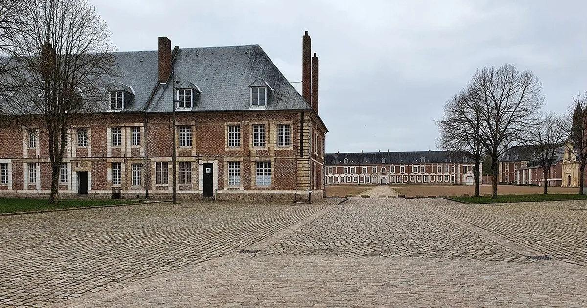 anciennes casernes de la citadelle