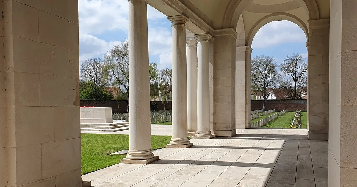cimetiere militaire faubourd amiens