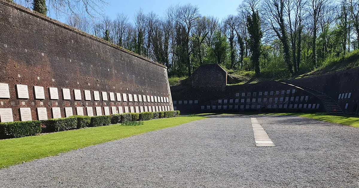 mur des fusilless arras