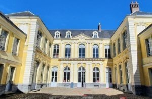Découvrir et visiter l’Hôtel de Guînes à Arras