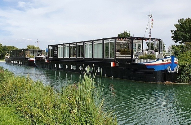 péniche numérique au bord de la scarpe