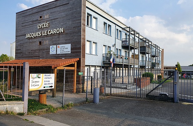 lycee jacques le caron