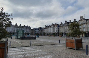 Visiter la Grand’Place d’Arras et ses maisons de style baroque